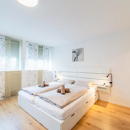 Modern Und Renoviert Appartement Neurenberg Buitenkant foto